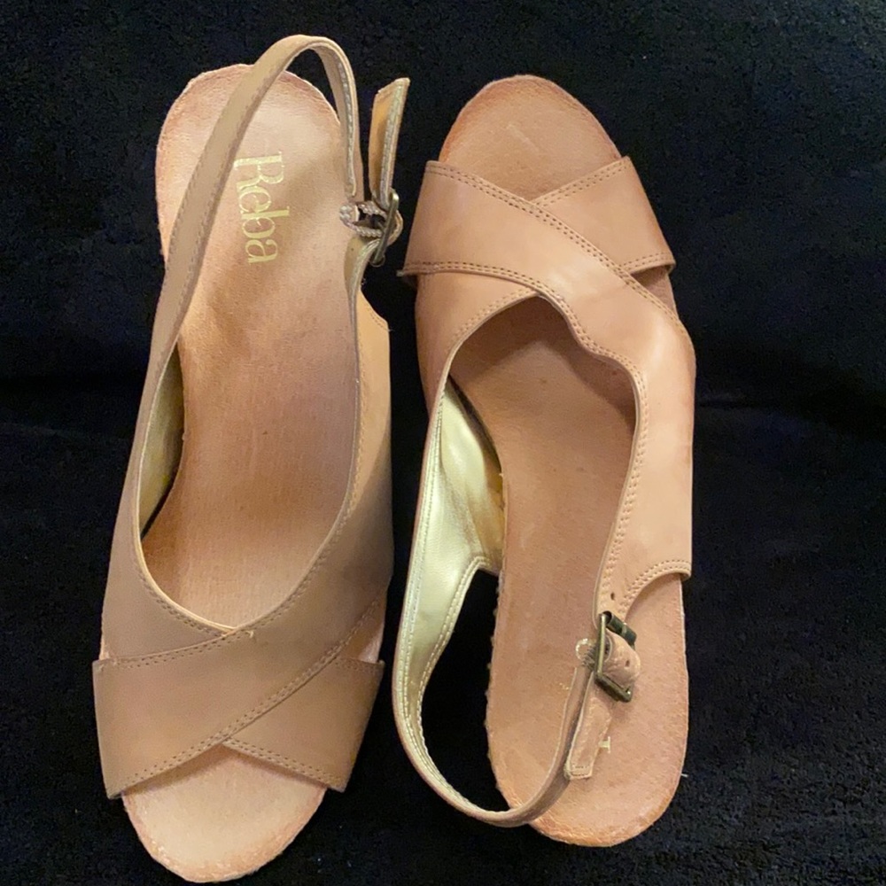 Reba Tan sling back sandal size 8.5 M